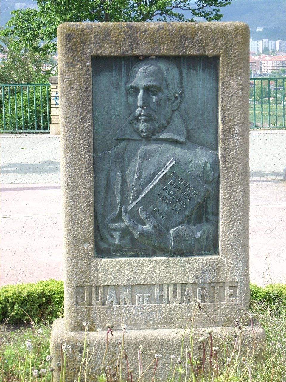 Juan Huarte de San Juan s monument, Pamplona, Spain (5).JPG
